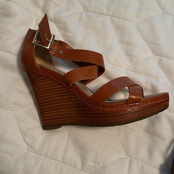 Elaine turnerBrown wedges - Picture 2 of 2